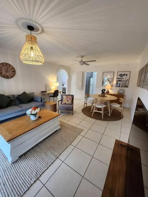 Mooloolaba Coastal Apartment 0*,