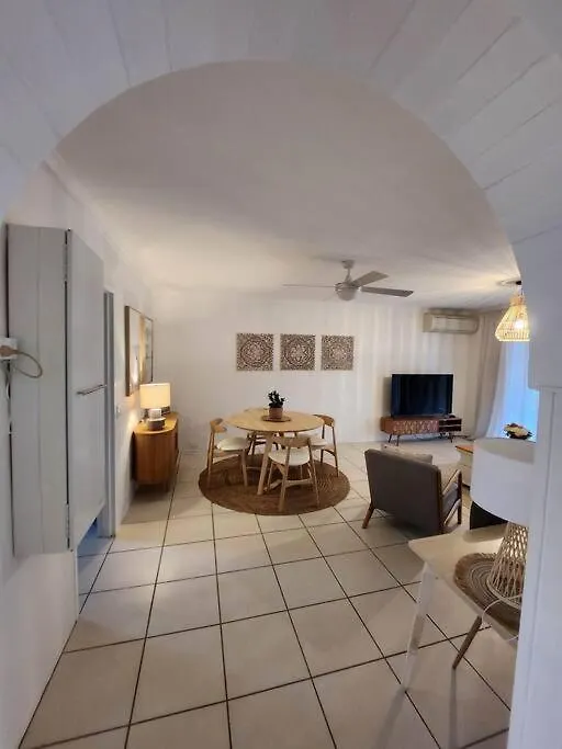 Mooloolaba Coastal Apartment Australia